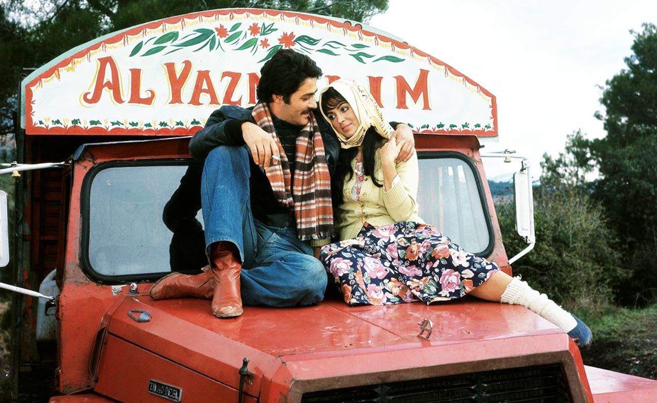 Selvi Boylum Al Yazmalım
