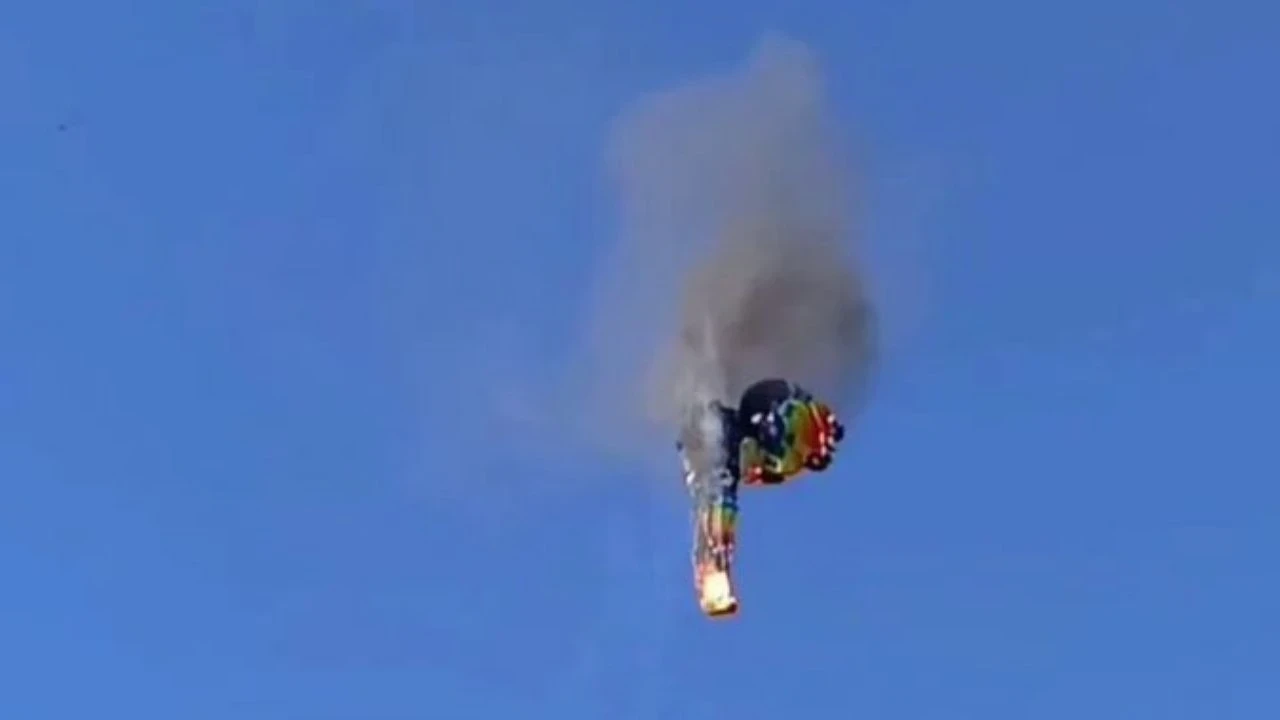 Sicak Hava Balonu Alev Alev Yandi 8 Kisi Oldu Rkz4