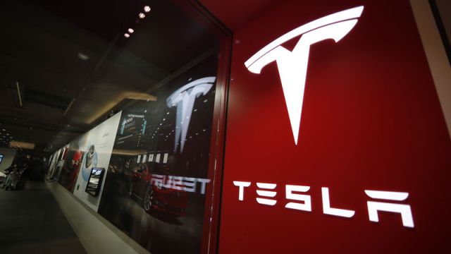 Tesla1
