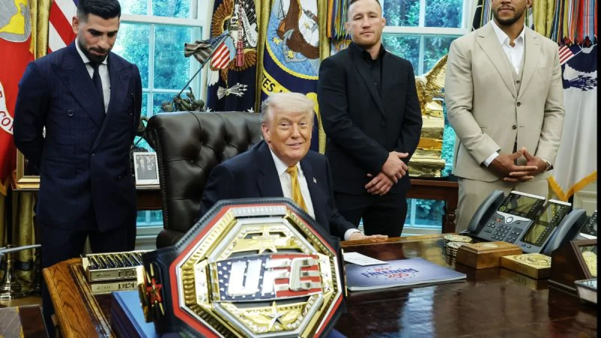 Trump Ailesi Beyaz Saray Ufc Coinlerini Tanitiyor