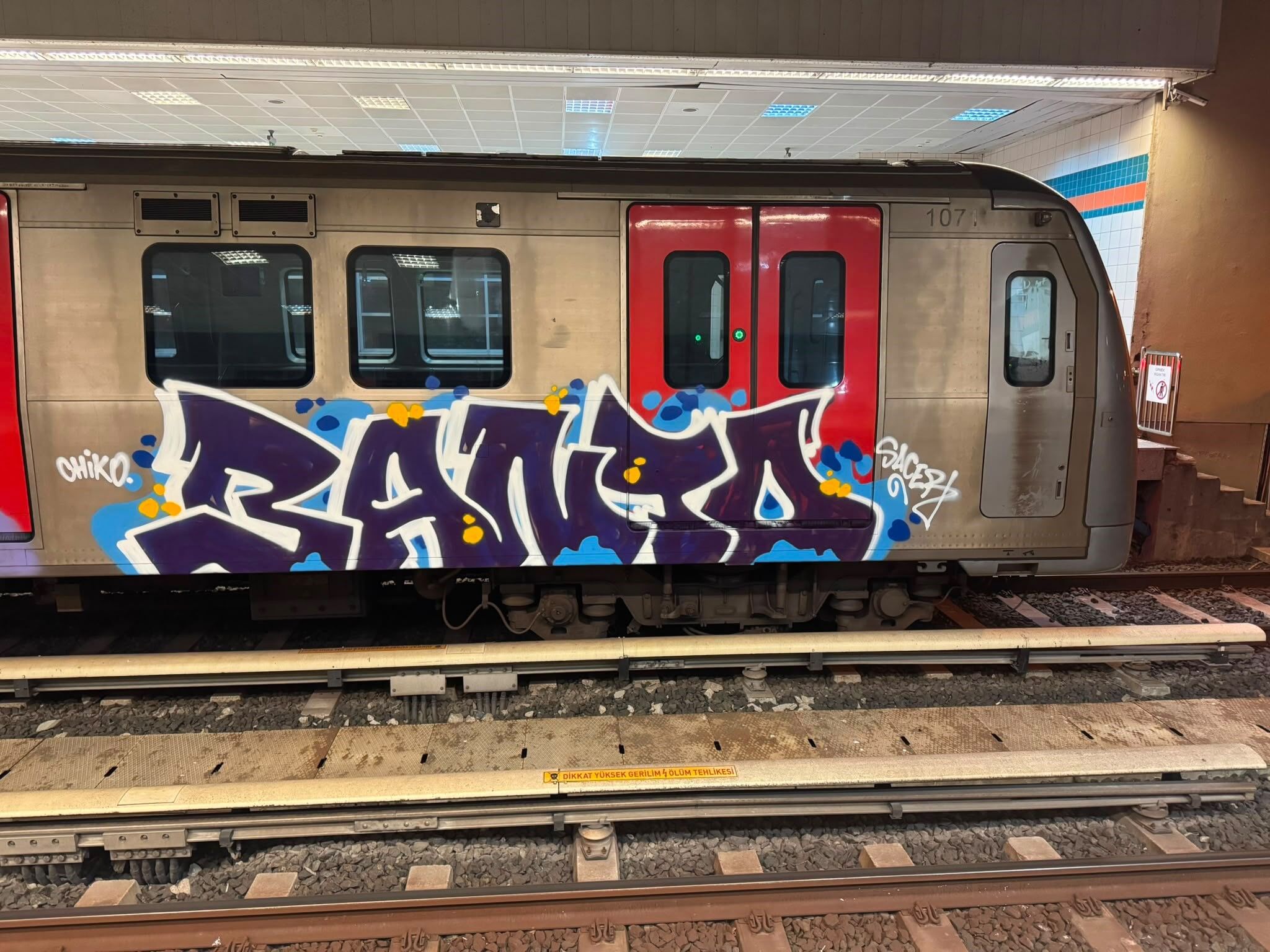A W753818 05
