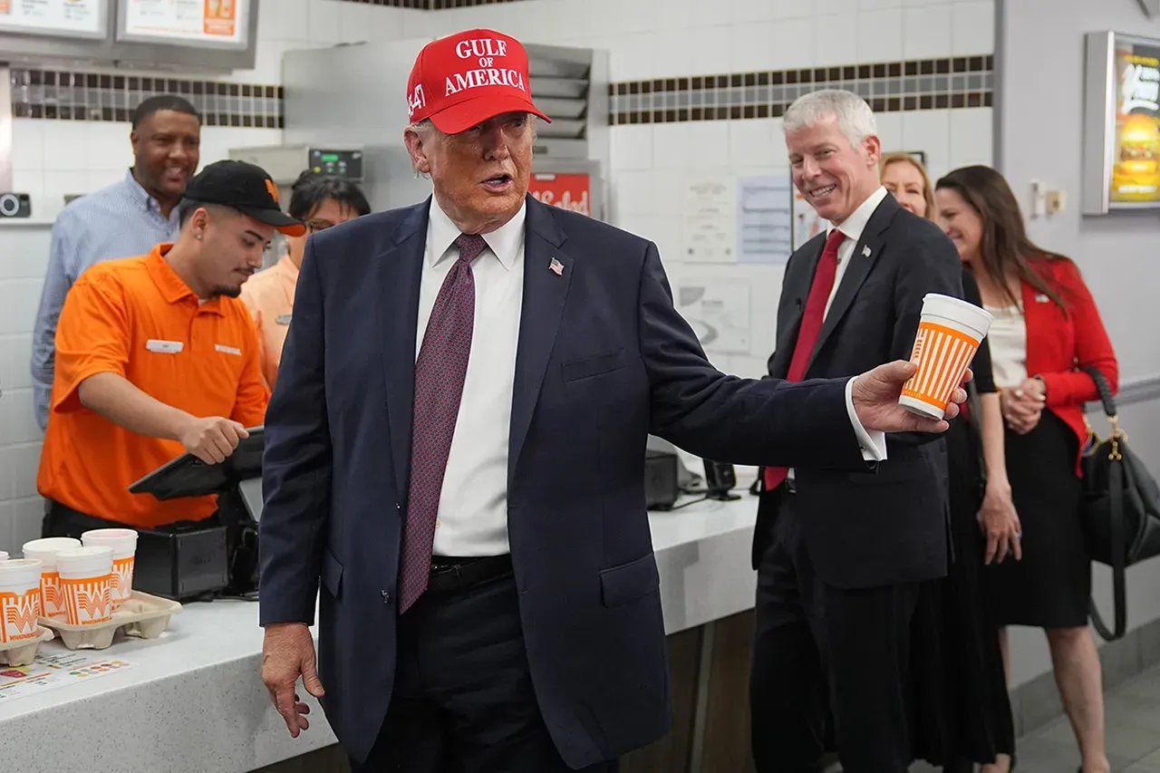 Burger Almaya Giden Trump Restorandakilere De Ismarladi 1773869 202602280721 20260228072147 1