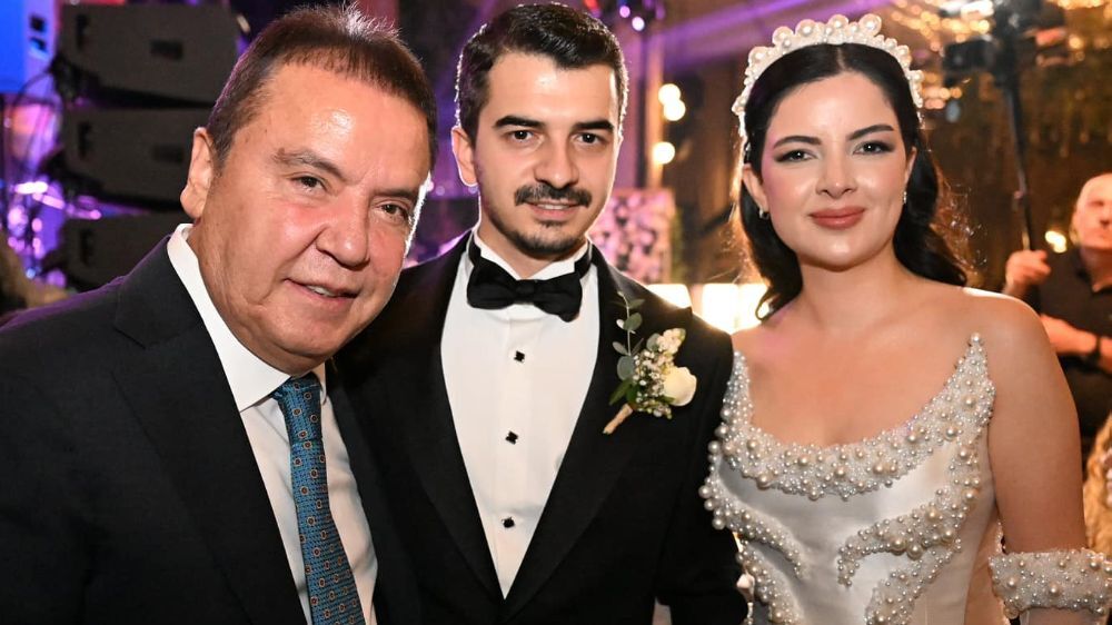 Cankaya Belediye Baskani Huseyin Can Guner Ile Bahar Karakas In Dugun Torenine Antalya Bb Baskani Muhittin Bocek Te Katildi X1W B J.png