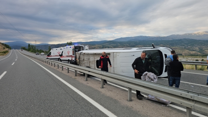 Erzincan Da Yurek Burkan Kaza Minibus Devrildi 16 Kisi Yaralandi 3 1783230024
