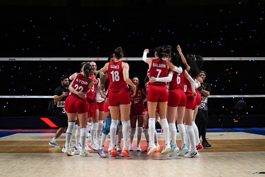 Filenin Sultanları Tarih Yazdı! Brezilya'yı Deviren Milliler Vnl Şampiyonu (1)