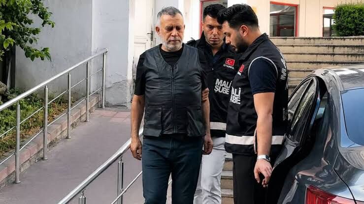 Haluk Levent1-1