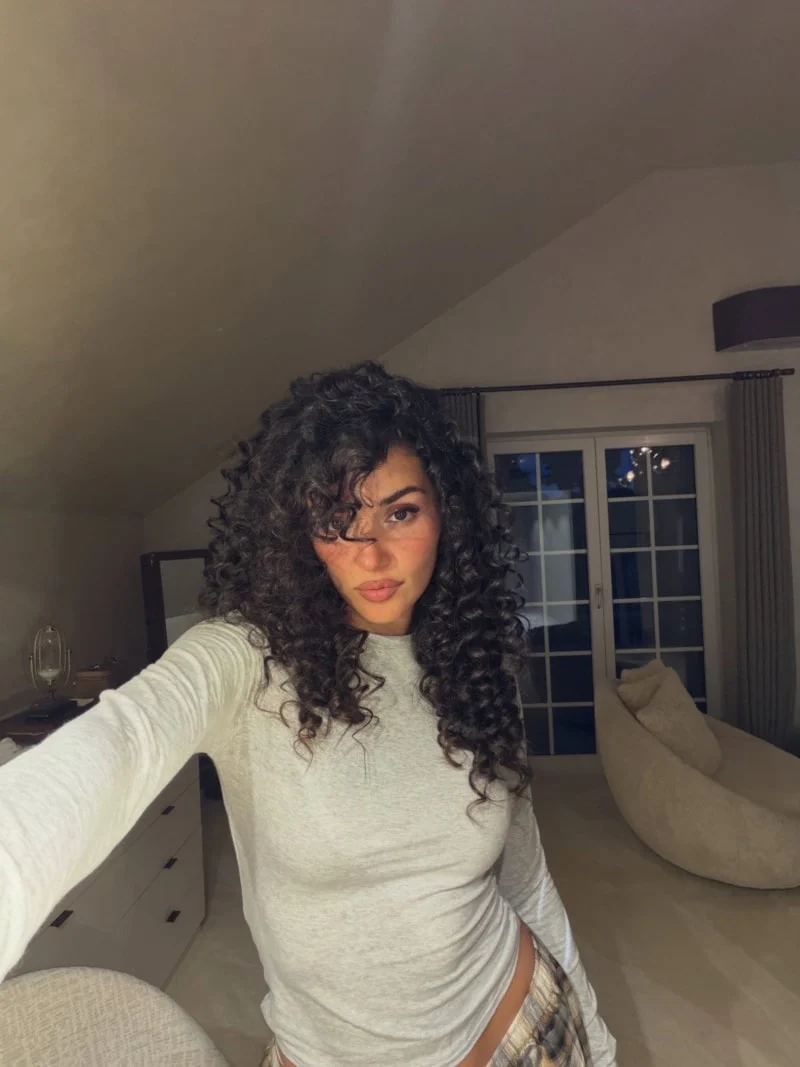 Hande Erçel Kimdir Nereli