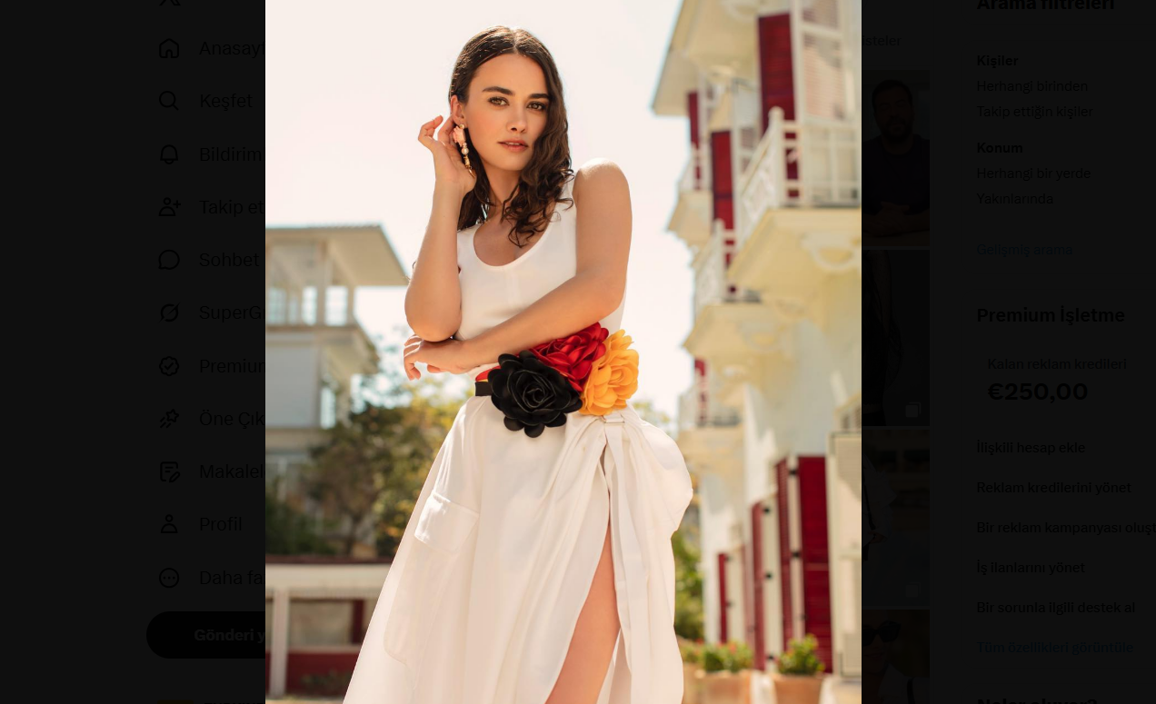Hande Soral, (1)