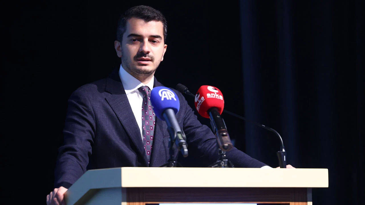 Huseyin Can Guner Den Nato Zirvesi Sirasinda Tatil Yapti Iddialarina Tepki