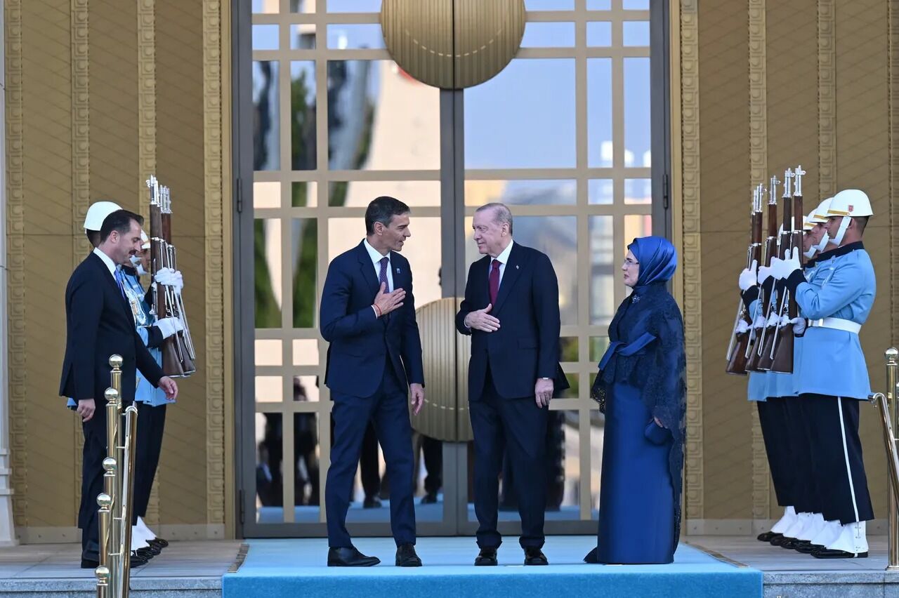 Imgi 30 Nato Resepsiyonunda Aile Fotografi Erdogan Cifti Liderlerle Ayni Karede 1801885 202607072118 20260707211848 3