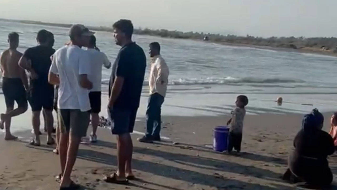 Mersin De Denize Giren Ayni Aileden 3 Kisi Hayatini Kaybetti Kimlikleri Belli Oldu
