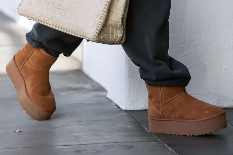 Ugg Bot