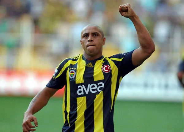 0X0 Roberto Carlos Futbola Geri Dondu Ingiliz Takimiyla Sozlesme Imzaladi 1643727892838