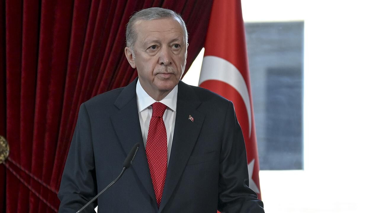 Cumhurbaskani Erdogan Anitkabir 2302153