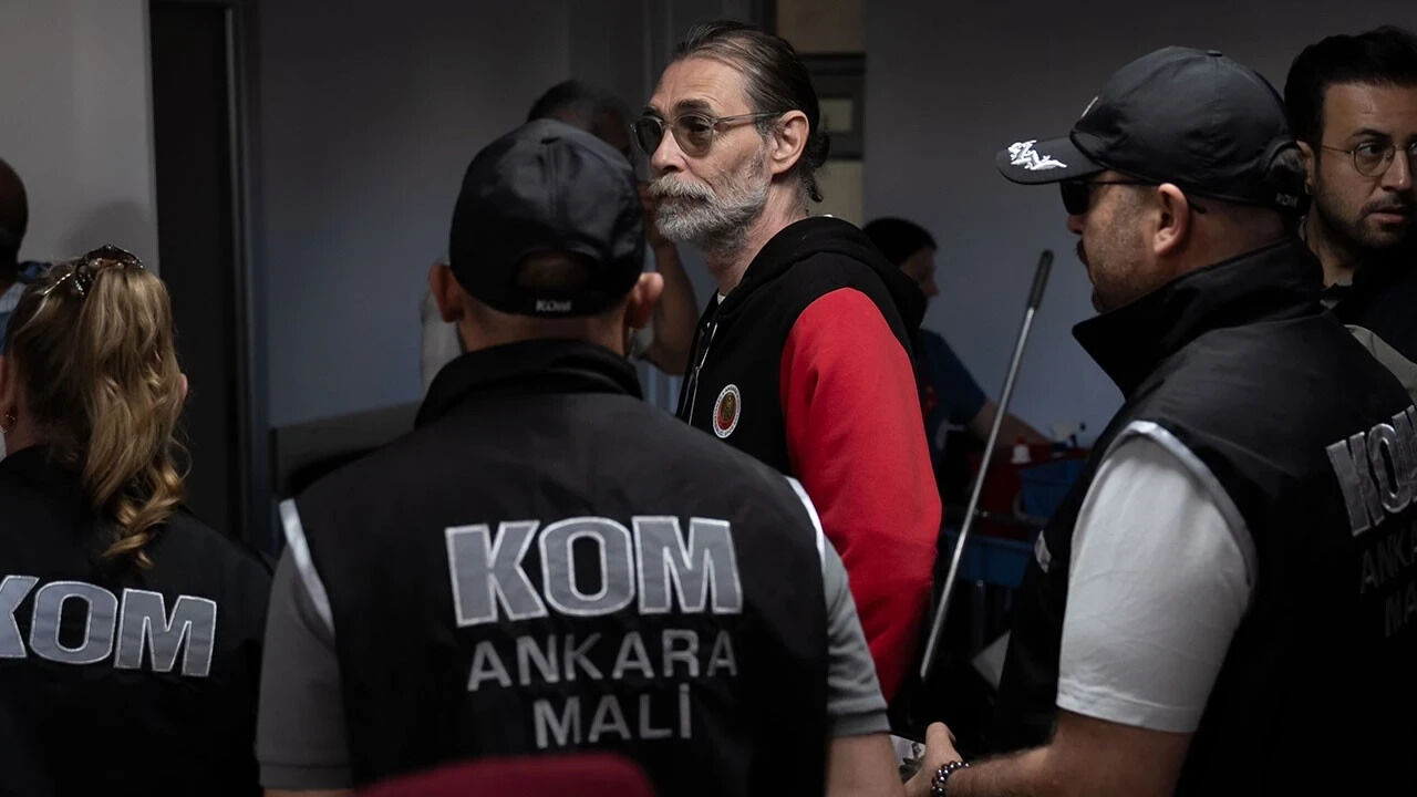 Erdal Beşikçioğlu-3