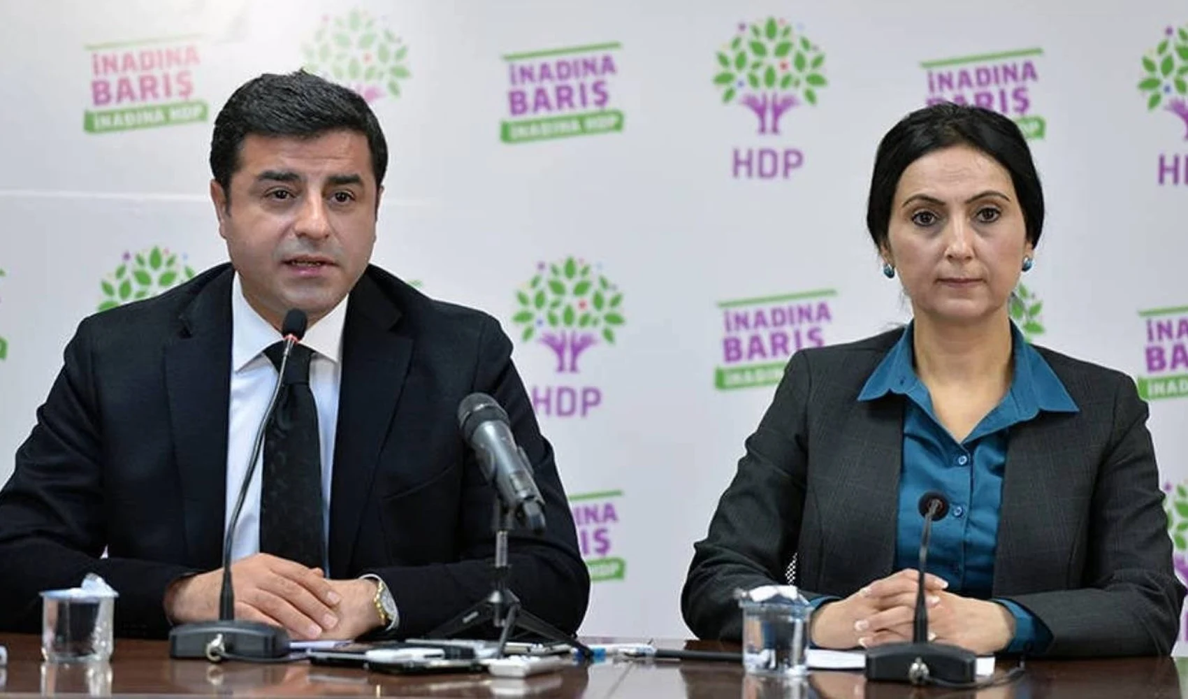 Kapak Tuncer Bakirhan Cerceve Yasa Eylul Sonu Ya Da Ekim Basinda Hayata Gececek 949043