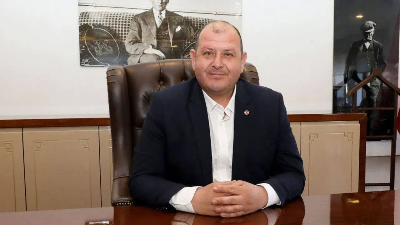 Menderes Belediyesine Operasyon Belediye Baskani Ilkay Cicek Gozaltinda 3351388 202608040817 1