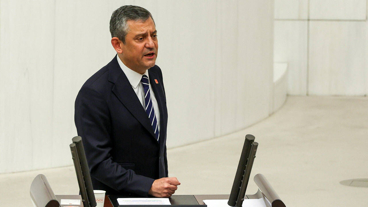 Özgür Özel-93