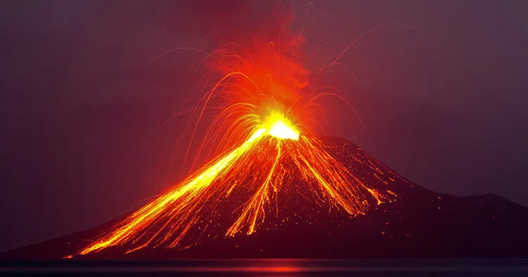752X395 Endonezyada Anak Krakatau Yanardagi Patladi 1586581215688