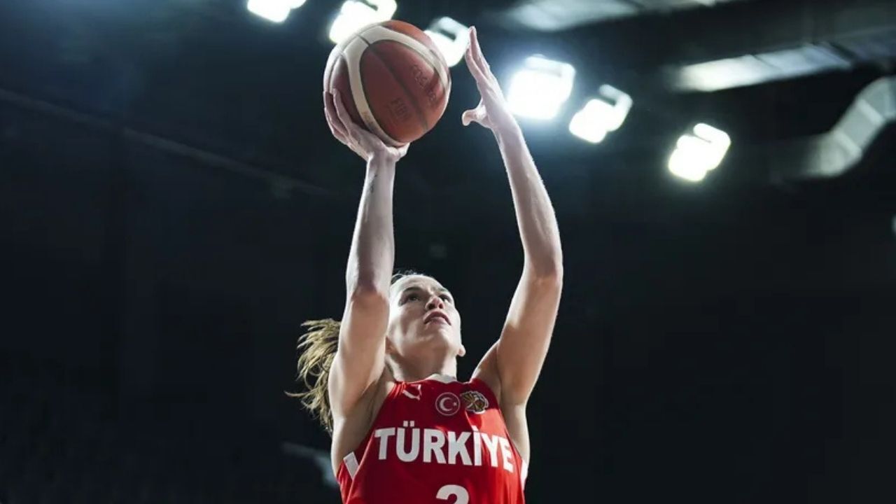 A Mi̇lli̇ Kadin Basketbol-1