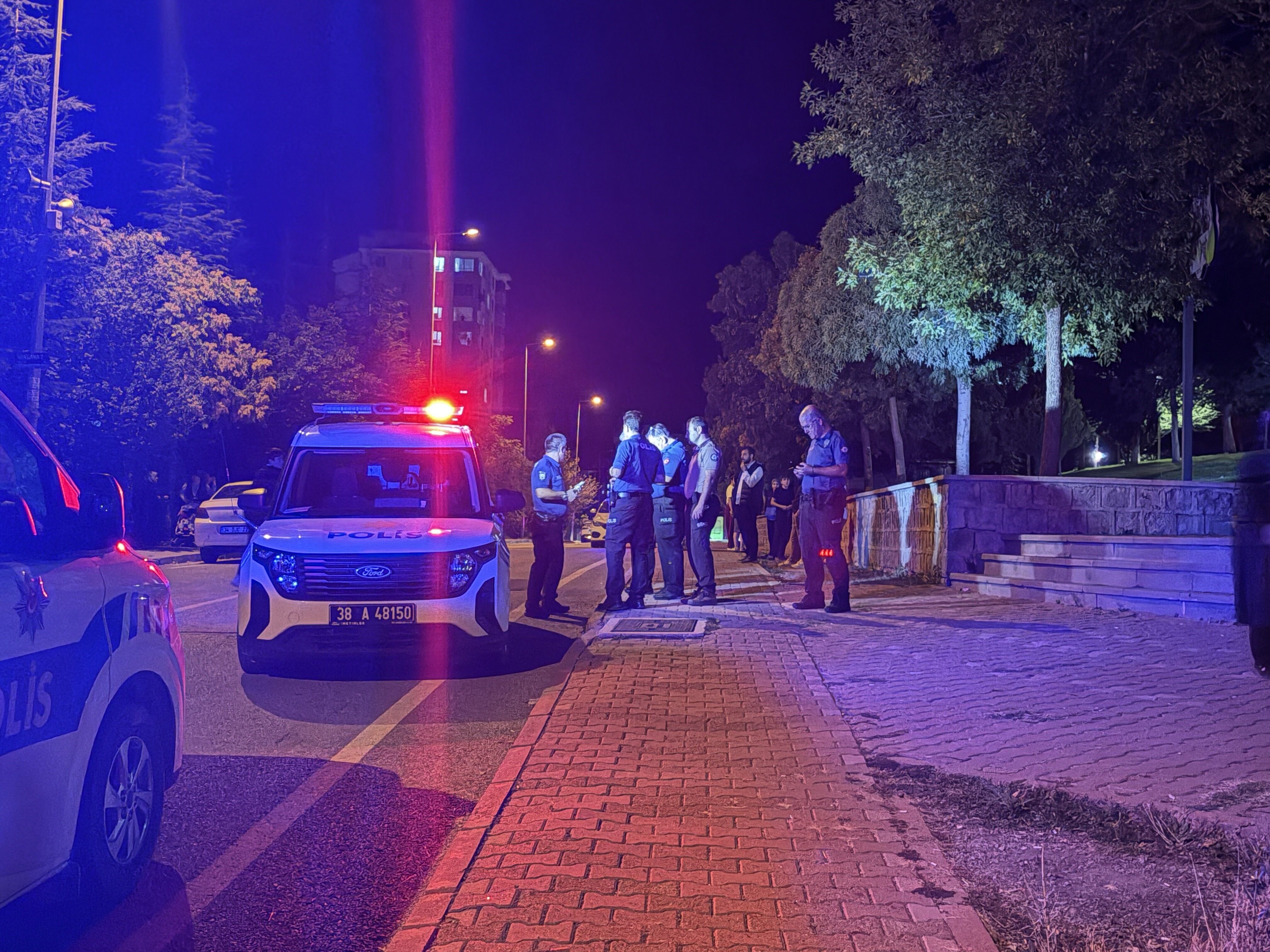 Kayseri’de çocuklar arasında bıçaklı kavga: 1’i ağır 3 yaralı