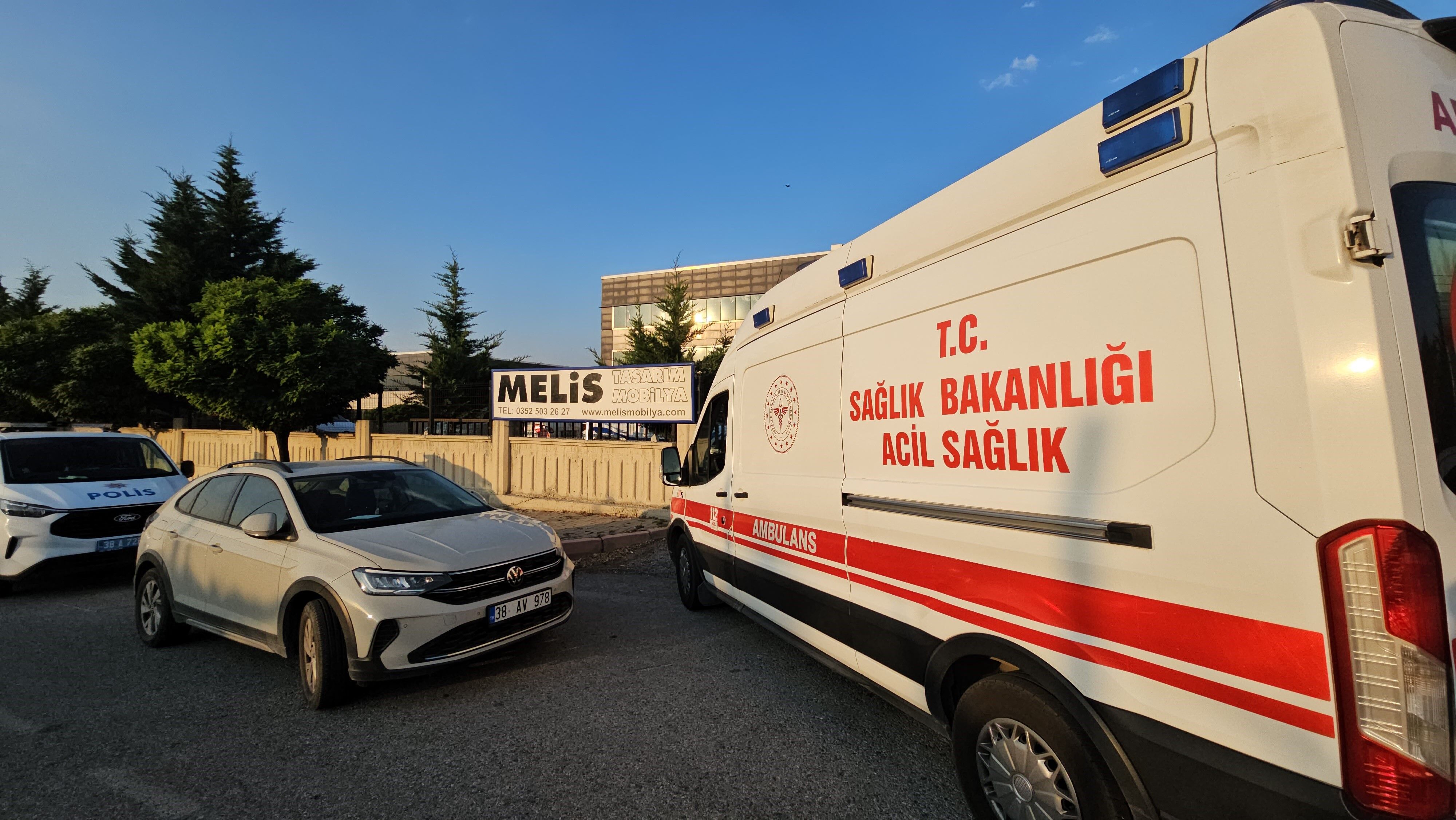 Kayseri’de acı olay: Bir şahıs fabrika önünde intihar etti!