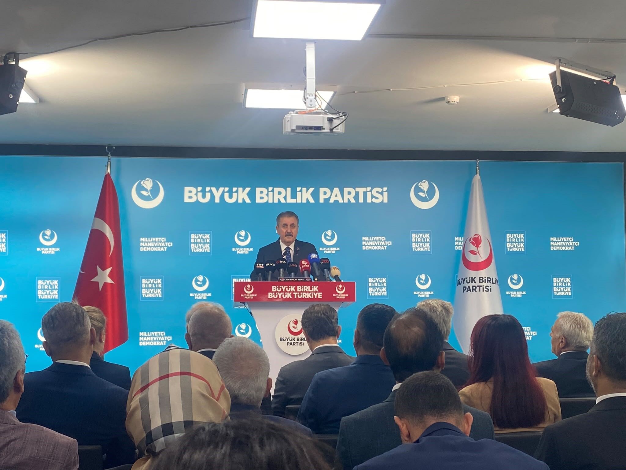 Destici'den 'Ailem Güvende' açıklaması!