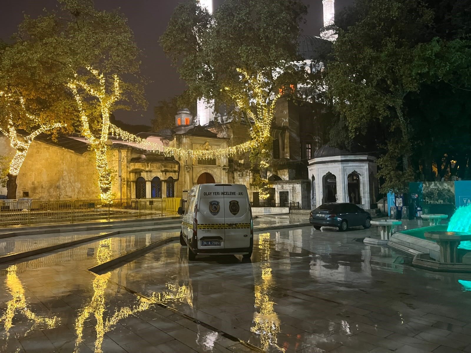 Camide namaz sırasında silahlı tartışma: Havaya 3 el ateş etti