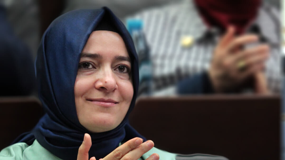 Yeni Akit’ten Fatma Betül Sayan Kaya’ya dikkat çeken çağrı: “Ya istifa et ya açıklama yap”