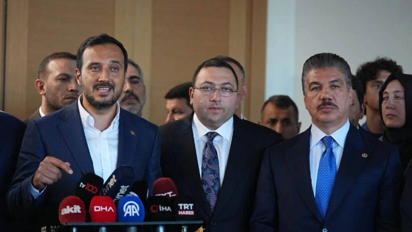 AK Parti’den Üsküdar’da dikkat çeken çıkış: “Neden CHP’li başkanlar AK Parti’ye geçiyor?”