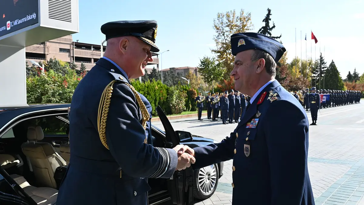Ankara'da Askeri Diplomasi Türk Ve İngiliz Hava Kuvvetleri Komutanları Bir Araya Geldi