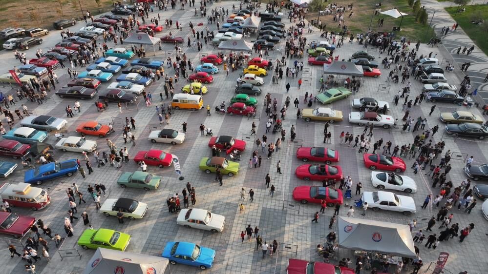 Ankara'da klasik otomobil şöleni! İlgi büyük oldu