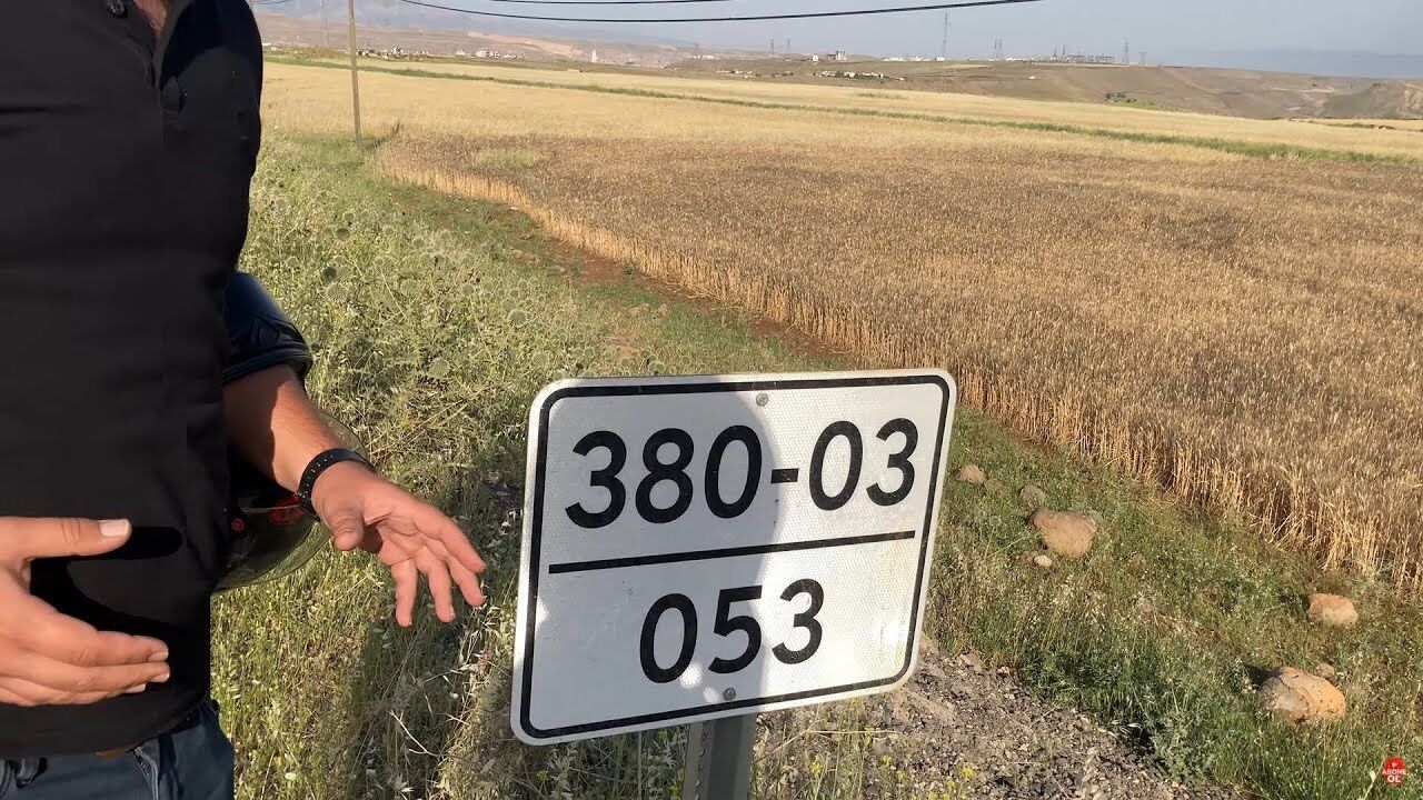 Beyaz Levha Yol Kenarı