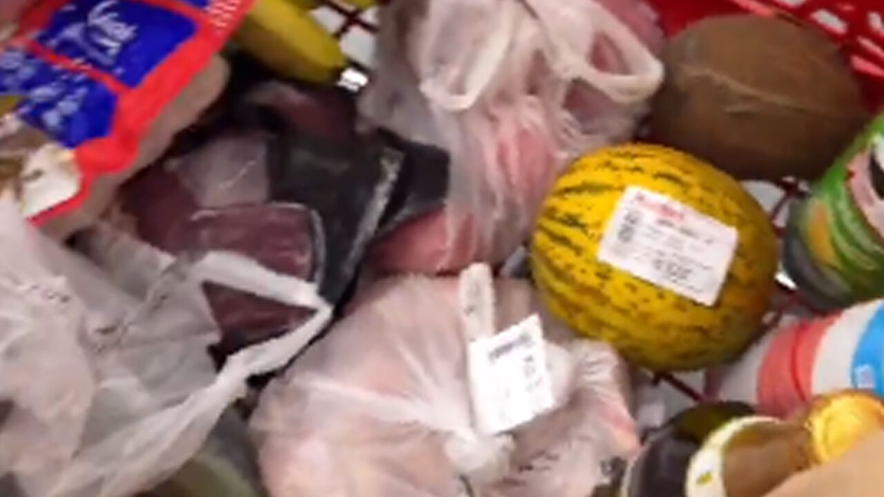 Bir Türk Ukrayna’da market alışverişi yaptı! Bin 700 TL’ye bakın neler aldı