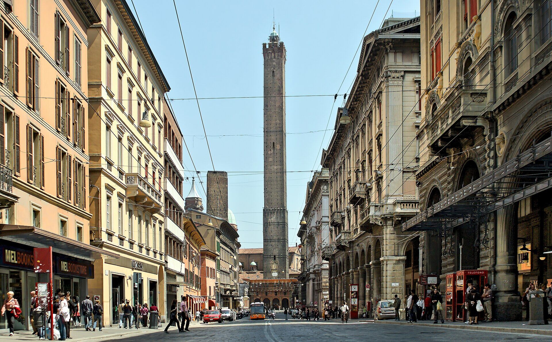 Bologna 04 Via Rizzoli Iki Kule