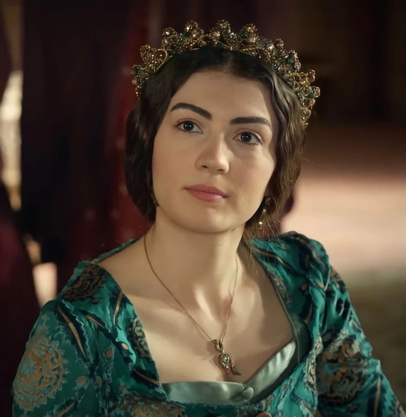 Burcu Özberk'in Yıllar Önceki Hali Ortaya Çıktıi