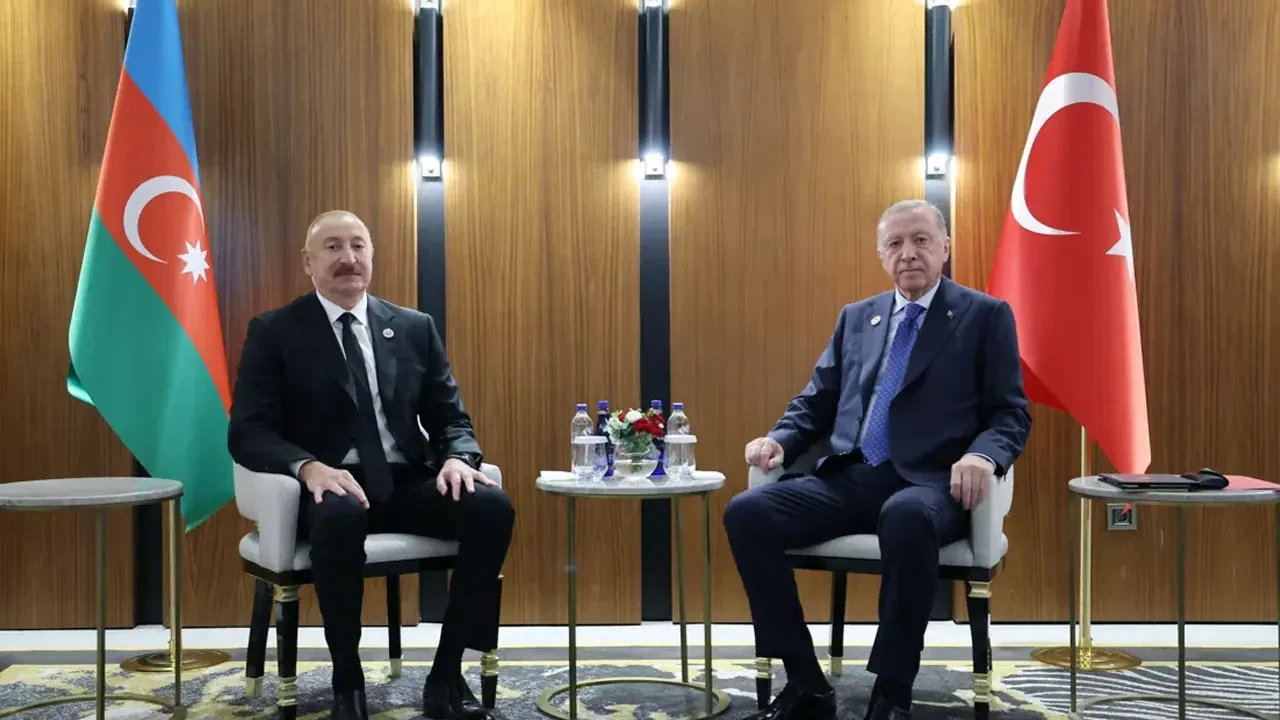 Cumhurbaskani Erdogan Azerbaycan Cumhurbaskani Aliyev Ile Gorustu 3356740 20260901090536