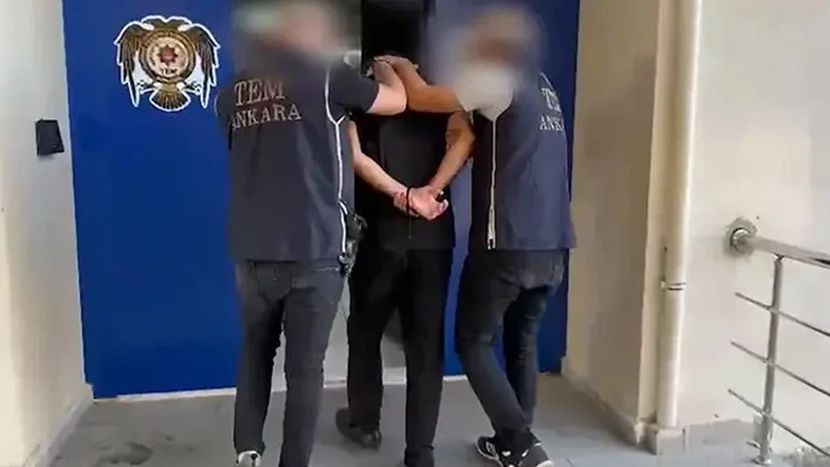 FETÖ'nün 'izdivaç' ağına 8 ilde operasyon: 9 gözaltı