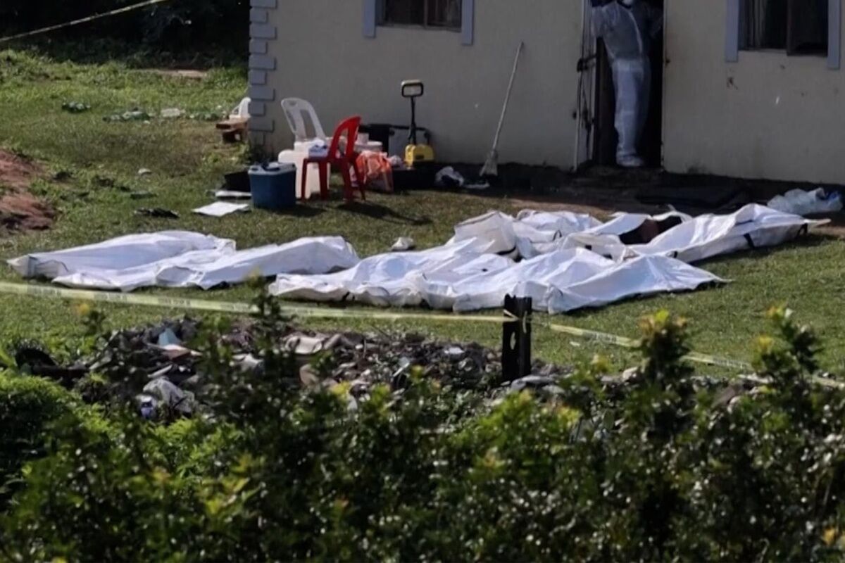 Guney Afrikada Bara Kanli Baskin 17 Kisi Hayatini 20274730 4000 Amp