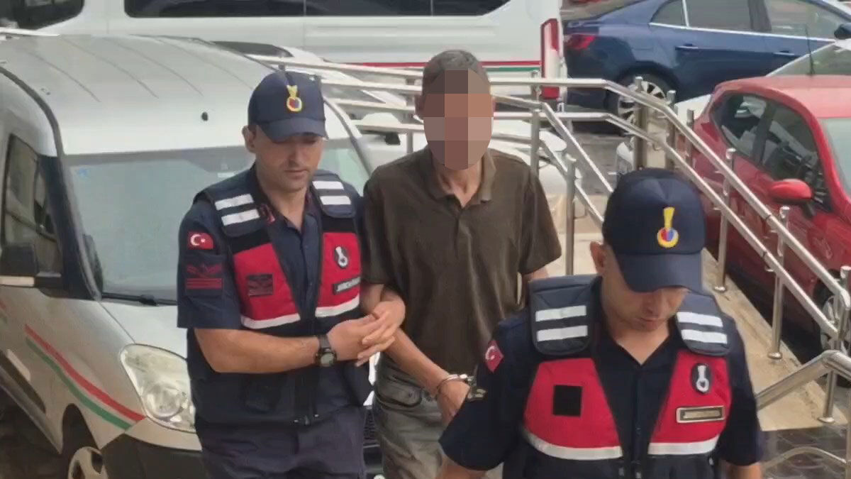 17 yaşındaki kız yatağa zincirlendi! Babadan şoke eden söz