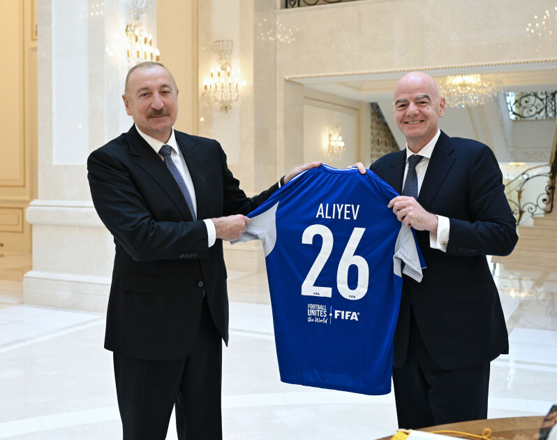 Infantino Aliyev6