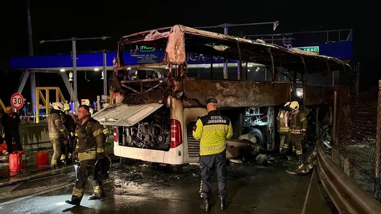 Kuzey Marmara Otoyolu'nda otobüs yandı: 2 ölü, 8 yaralı