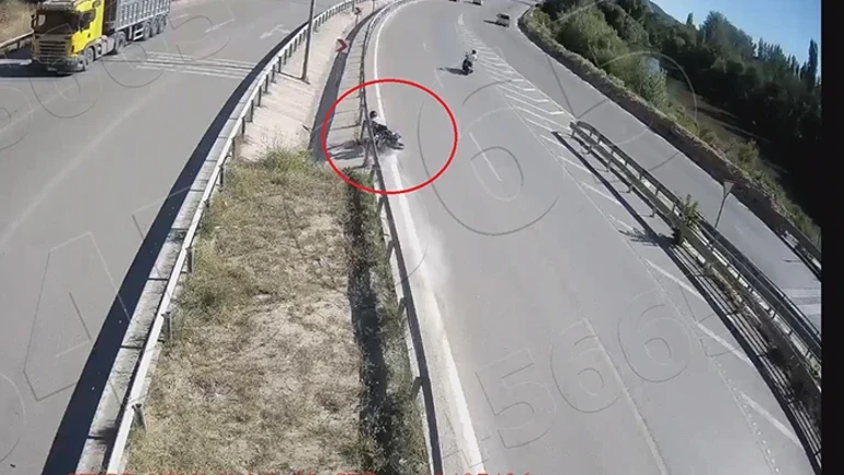 Amasya'da feci kaza kamerada! 18 yaşında hayatını kaybetti