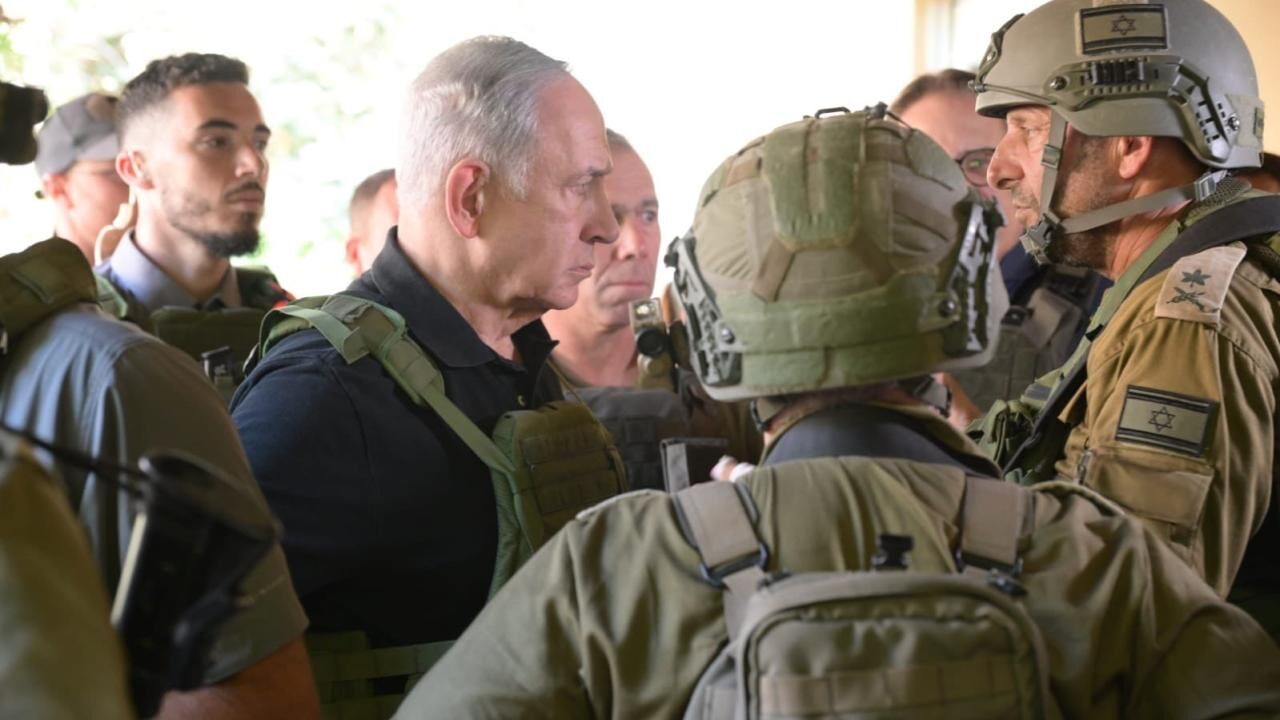 Netanyahu Askerlerle Iha 2124171