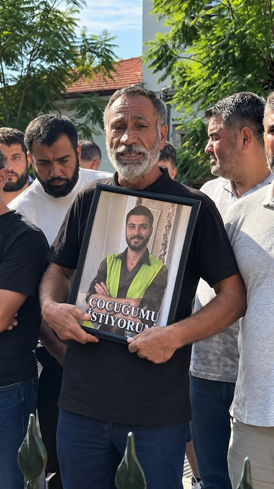 Oğlumu Bekliyorum