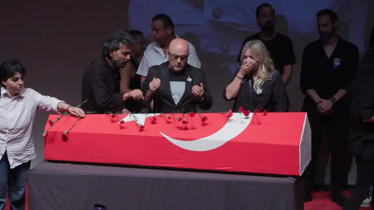 Serhat Kilic Icin Harbiye Muhsin Ertugrul Sahnesinde Anma Toreni Yapildi