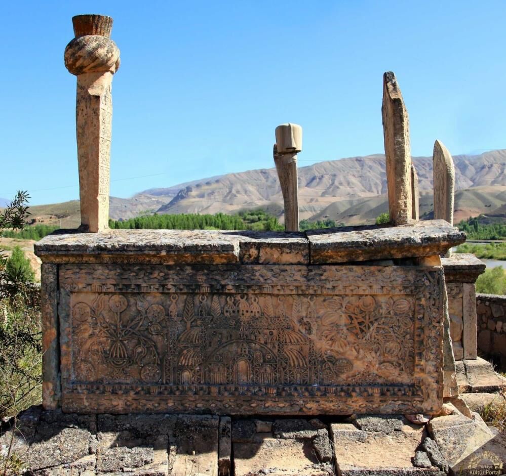 Sultan Melik Türbe