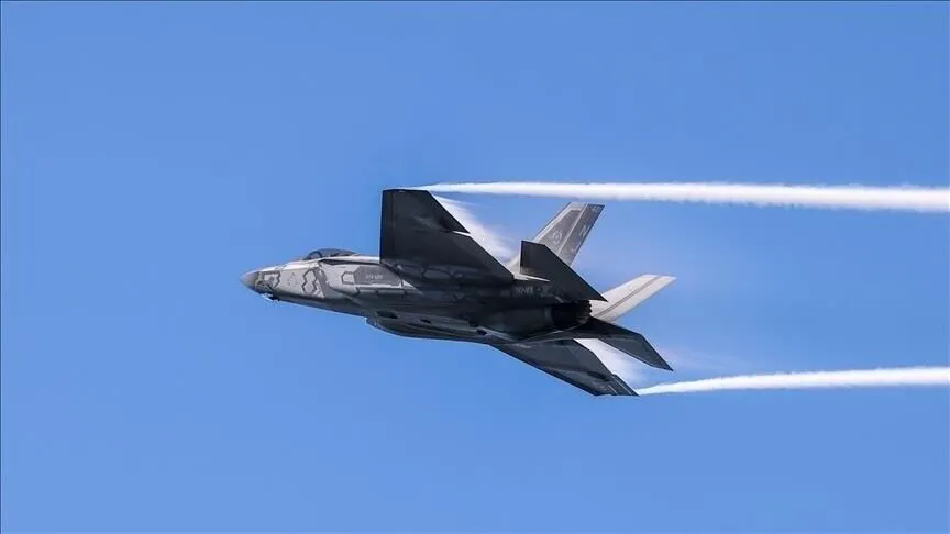 F35-10
