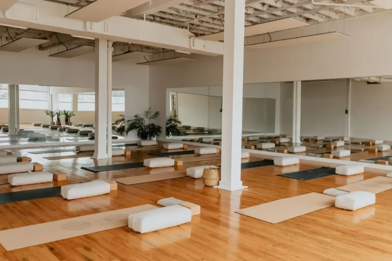Eğitmenine sorduk: Yoga stüdyosu açmak için hangi belgeler gerekiyor