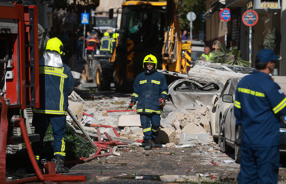 Patlama Yunanistan’ı alarma geçirdi: 2 kişi yaralı